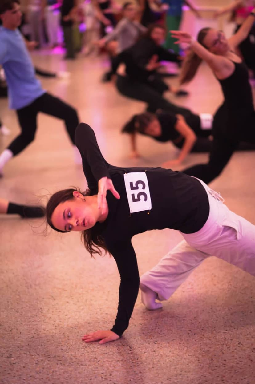 Mélodie Morin - Danse créative et artistique - Mélodie Morin featured dance photo 5